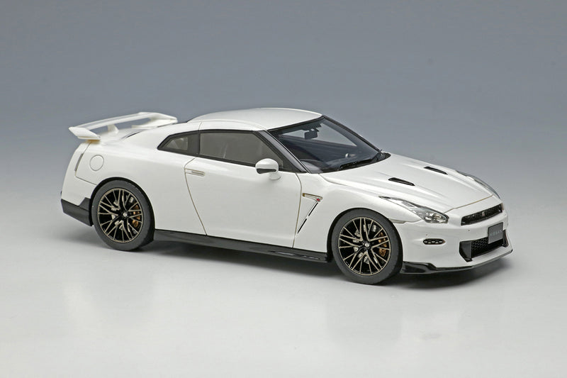 Chargez l&#39;image dans la visionneuse de la galerie, EIDOLON EM695B 1/43 Nissan GT-R Premium Edition 2024 Résine nacré blanc brillant
