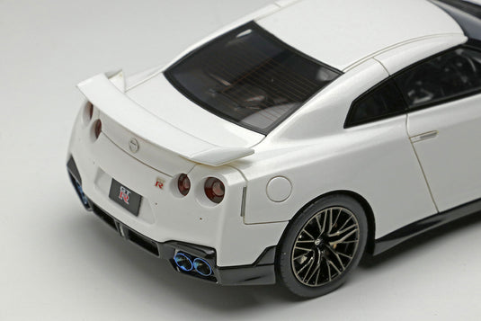 EIDOLON EM695B 1/43 Nissan GT-R Premium Edition 2024 Résine nacré blanc brillant