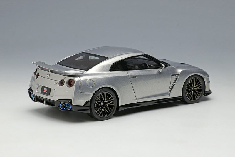 Laden Sie das Bild in Galerie -Viewer, EIDOLON EM695C Nisan GT-R Premium edition 2024 Ultimate Metal Silver
