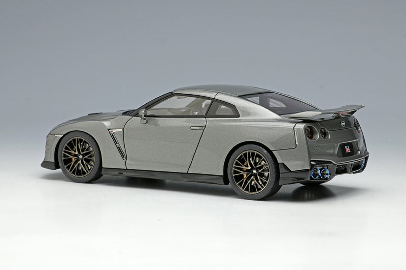 Chargez l&#39;image dans la visionneuse de la galerie, EIDOLON EM695D Nisan GT-R édition Premium 2024 Gris métal foncé 1/43
