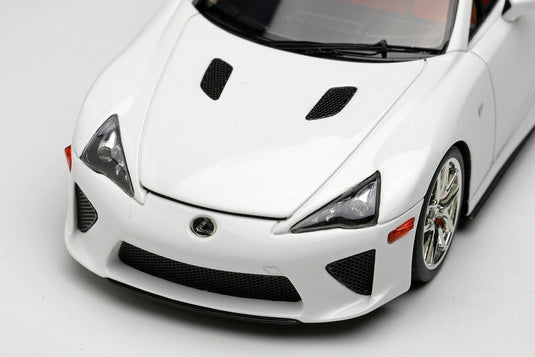 EIDOLON EM698A 1/43 Lexus LFA 2010 Rear Wing Up Whitest White Resin