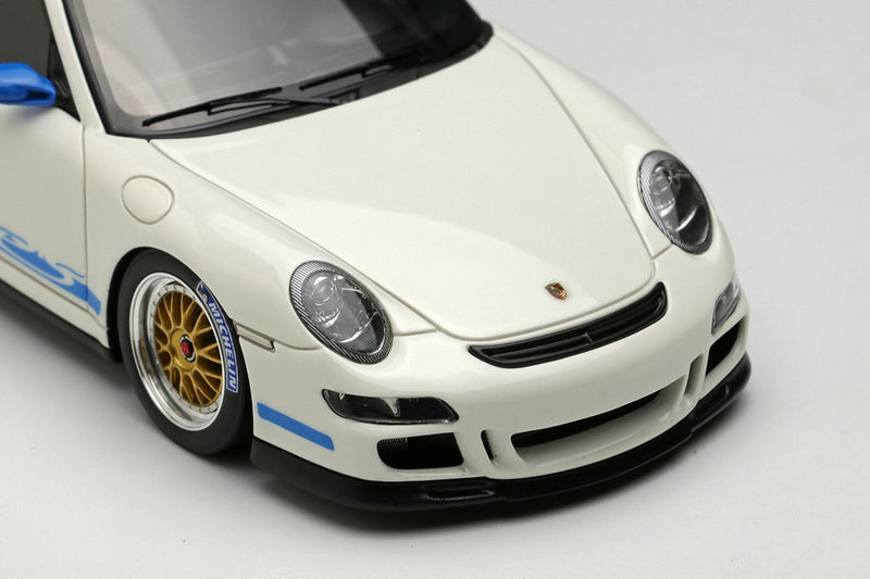 Laden Sie das Bild in Galerie -Viewer, EIDOLON EM711C 1/43 Porsche 911 997 GT3 RS 2007 BBS LM Wheel White/Blue Livery Diecast
