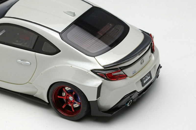 Laden Sie das Bild in Galerie -Viewer, Pre-Order EIDOLON EM732 HKS Driving Performer GR86 Type-R Pearl White Limited 150pcs
