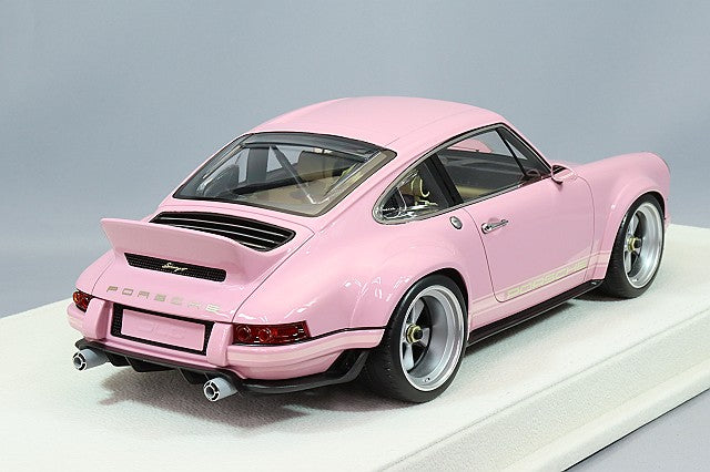 Cargue la imagen en el visor de la galería, EIDOLON 1/18 Singer 911 DLS 2022 Pink
