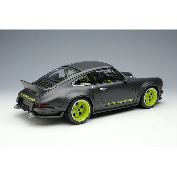 Carica immagine in Galleria Viewer, EIDOLON EML018G 1/18 Singer 911 DLS 2022 Matt Visible Carbon Light Green Wheels Resin
