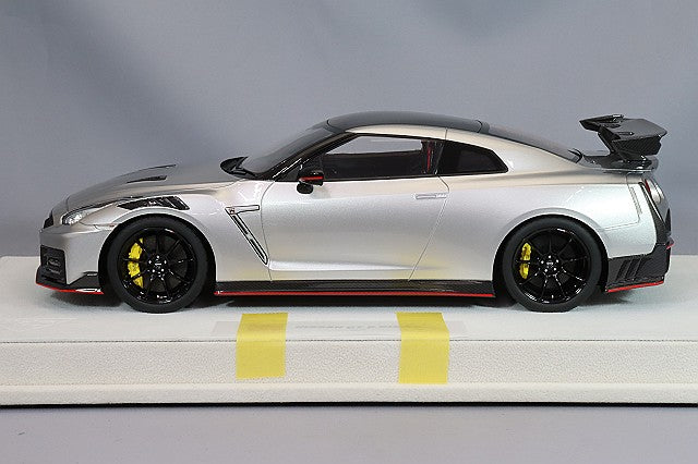 Cargue la imagen en el visor de la galería, EIDOLON 1/18 Nissan GT-R NISMO 2024 Ultimate Metal Silver
