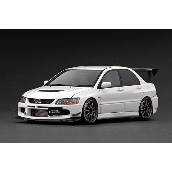 Chargez l&#39;image dans la visionneuse de la galerie, Modèle d&#39;allumage IG2433 1/18 Mitsubishi Lancer Evolution IX CT9A blanc avec moteur [moulée en résine]
