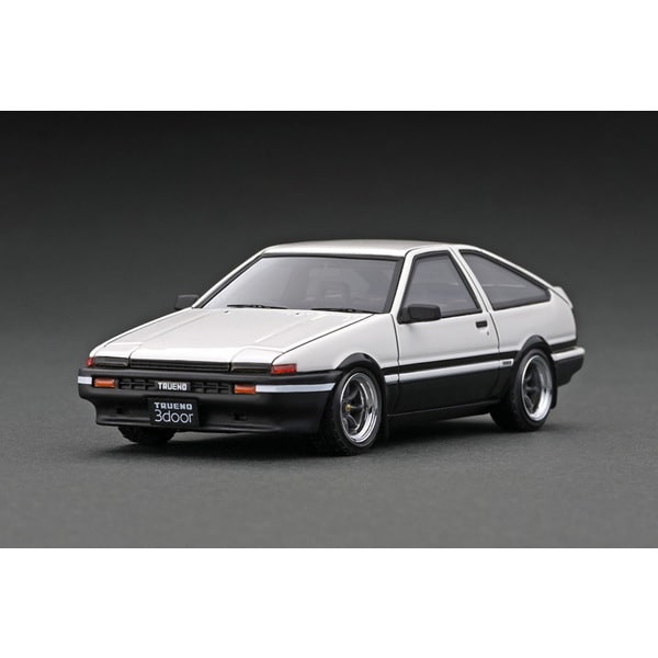 Cargue la imagen en el visor de la galería, Modelo de encendido IG2941 1/43 Toyota Sprinter Trueno 3Dr GT Apex AE86 Blanco/Negro con Motor [Resin Cast]
