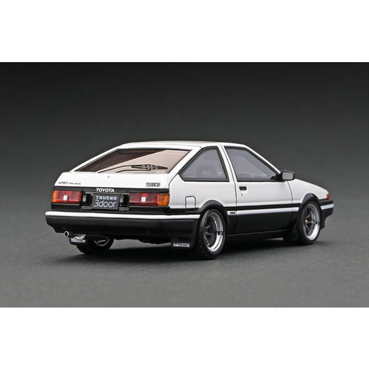 Modèle d'allumage IG2941 1/43 Toyota Sprinter Trueno 3Dr GT Apex AE86 blanc/noir avec moteur [moulée en résine]