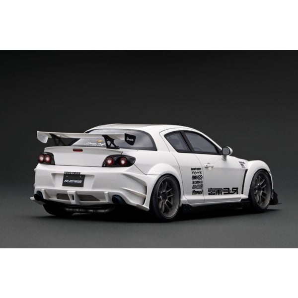 Cargue la imagen en el visor de la galería, Reserva el modelo de encendido IG3175 1/18 Mazda RX-8 SE3P RE Amemiya White [Resin Cast]
