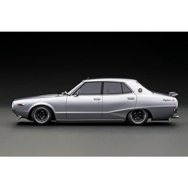 Chargez l&#39;image dans la visionneuse de la galerie, Précommande Modèle d&#39;allumage IG3271 1/18 Nissan Skyline 2000 GT-X GC110 Argent [Résine moulée]
