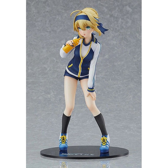 Good Smile Company Fate/EXTELLA LINK Altria Pendragon in Knight's Gym Clothes [Painted Finished Figure, Height Approx. 210mm, 1/7 Scale]