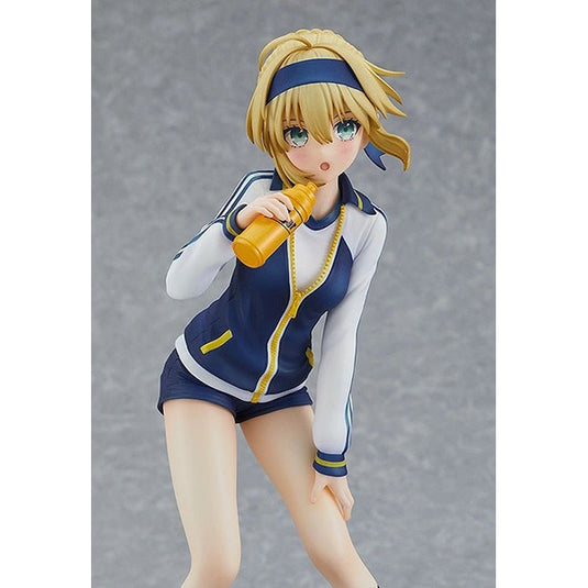 Good Smile Company Fate/EXTELLA LINK Altria Pendragon in Knight's Gym Clothes [Painted Finished Figure, Height Approx. 210mm, 1/7 Scale]