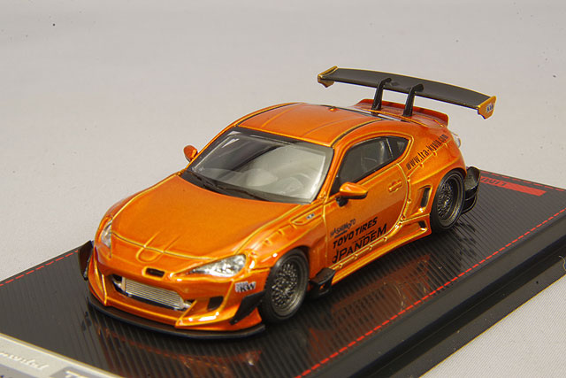 Cargue la imagen en el visor de la galería, modelo de encendido 1/64 Pandem Toyota 86 V3 Naranja Metálico con Rocket Bunny 6666 Malla Ruedas de 17 pulgadas NegroIG1752
