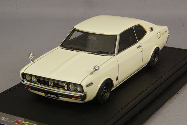 modèle d'allumage 1/43 Nissan Laurel 2000SGX C130 Blanc avec roues RS Watanabe 14 pouces (Gunmetal)IG1905