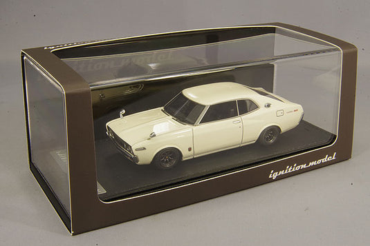 modèle d'allumage 1/43 Nissan Laurel 2000SGX C130 Blanc avec roues RS Watanabe 14 pouces (Gunmetal)IG1905