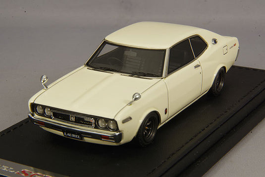 ignition model 1/43 Nissan Laurel 2000SGX C130 White with RS Watanabe 14-inch Wheels (Gunmetal)IG1905