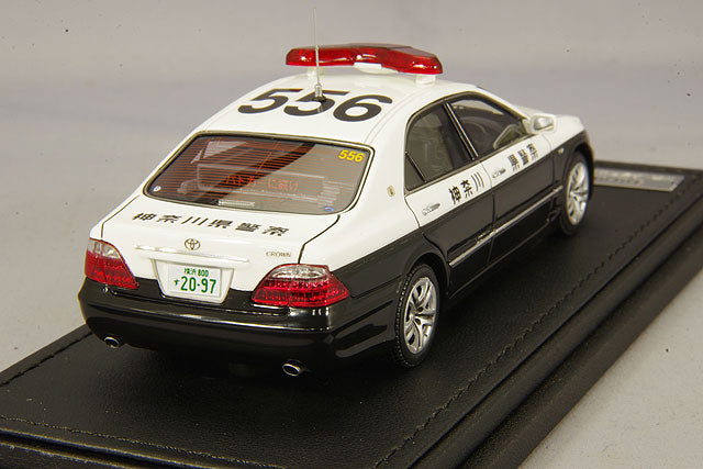 Laden Sie das Bild in Galerie -Viewer, ignition model 1/43 Toyota Crown (GRS180) Kanagawa Prefectural Police Highway Traffic Police Team 556 with Genuine 16-inch Wheels (Wheel Covers: Silver)IG2097
