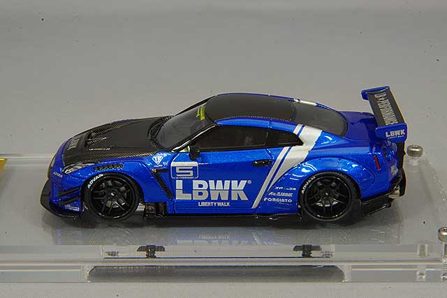 Chargez l&#39;image dans la visionneuse de la galerie, Allumage modèle 1/64 LB-WORKS Nissan GT-R R35 Type 2 BleuIG2368
