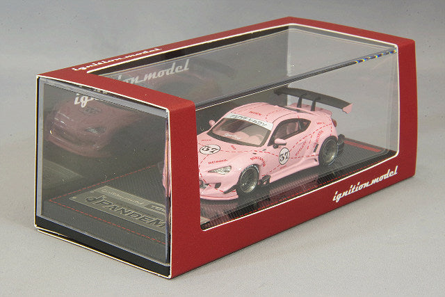 Cargue la imagen en el visor de la galería, modelo de encendido 1/64 Pandem Toyota 86 V3 Rosa con ruedas 6666 de 18 pulgadas (polaco/bronce) IG2406
