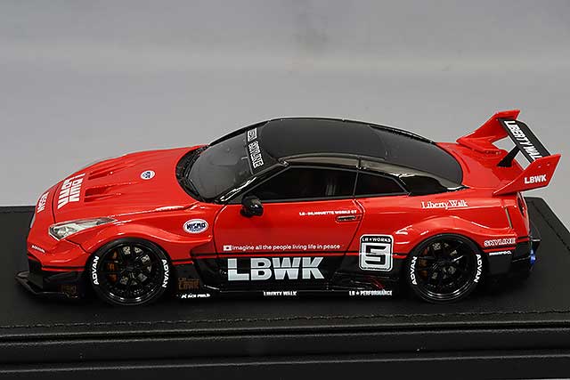 Cargue la imagen en el visor de la galería, modelo de encendido 1/43 LB-Silhouette WORKS GT Nissan 35GT-RR Rojo/NegroIG2543
