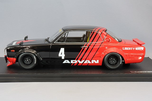 Cargue la imagen en el visor de la galería, modelo de encendido 1/18 LB-WORKS Hakosuka 2Dr &quot;Advan&quot; Negro/Rojo con llantas de acero de borde profundo de 14 pulgadas (Negro) IG2646
