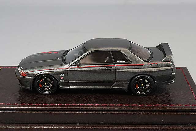 Chargez l&#39;image dans la visionneuse de la galerie, modèle d&#39;allumage 1/64 Nissan Skyline GT-R Nismo (R32) Gunmetallic avec roues Nismo LMGT4 18 pouces (Noir) IG2686
