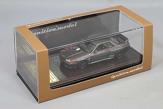 Cargue la imagen en el visor de la galería, Modelo de encendido 1/64 Nissan Skyline GT-R Nismo (R32) Gunmetallic con ruedas Nismo LMGT4 de 18 pulgadas (negro) IG2686
