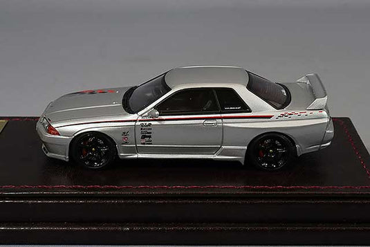 modèle d'allumage 1/64 Nissan Skyline GT-R Nismo (R32) Argent avec roues Nismo LMGT4 18 pouces (Noir) IG2687