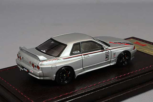 modèle d'allumage 1/64 Nissan Skyline GT-R Nismo (R32) Argent avec roues Nismo LMGT4 18 pouces (Noir) IG2687