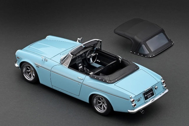 Chargez l&#39;image dans la visionneuse de la galerie, Pre-order IG2711 Ignition Model 1/18 Nissan DATSUN Datsun Fairlady 2000 (SR311) LightBlue
