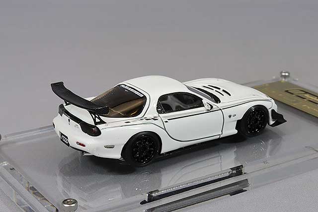 Load image into Gallery viewer, ignition model 1/64 FEED RX-7 (FD3S) White with AdvanRS-DF 18-inch Wheels (Black) ResinIG2727
