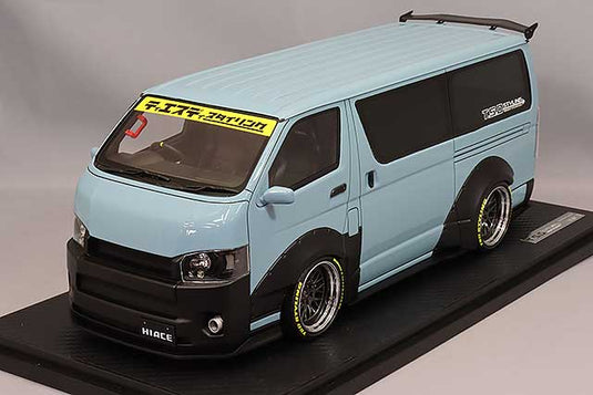 Modelo de encendido 1/18 TSD Works Hiace Blue Grey con ruedas TSD X-Three de 19 pulgadas (polaco y bronce) IG2803