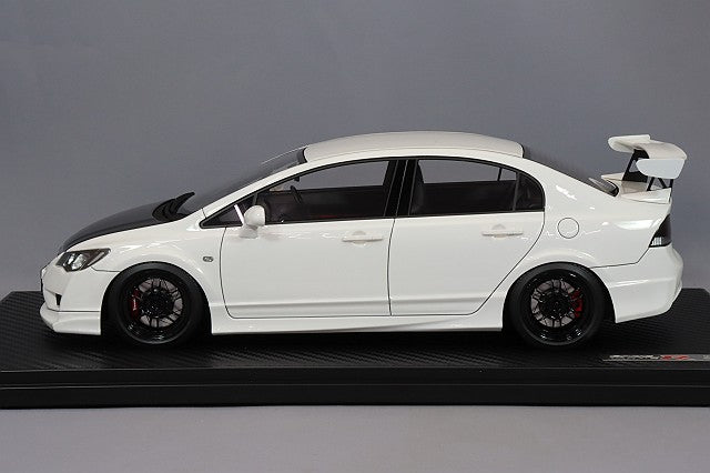 Cargue la imagen en el visor de la galería, Modelo de encendido 1/18 Honda Civic (FD2) Tipo R Blanco con ruedas RPF1 de 17 pulgadas (Negro) IG2827
