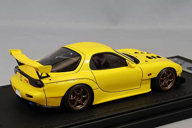 Chargez l&#39;image dans la visionneuse de la galerie, Allumage modèle 1/43 Initial D Mazda RX-7 (FD3S) JauneIG2869
