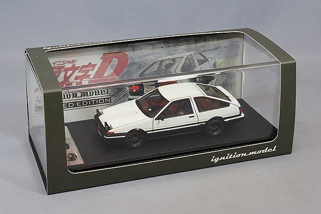 Cargue la imagen en el visor de la galería, Modelo de encendido 1/43 Inicial D Toyota Sprinter Trueno 3Dr GT Apex (AE86) Blanco/NegroIG2875
