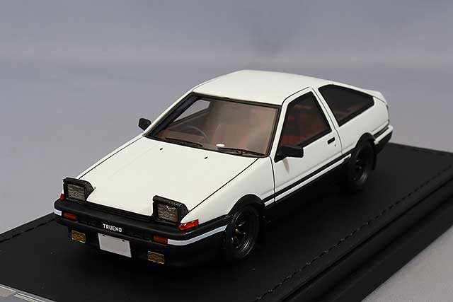 Chargez l&#39;image dans la visionneuse de la galerie, allumage modèle 1/43 Initial D Toyota Sprinter Trueno 3Dr GT Apex (AE86) Blanc/NoirIG2875
