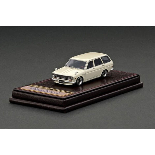 Modèle d'allumage IG2881 1/64 Datsun Bluebird 510 Wagon blanc [moulée en résine]