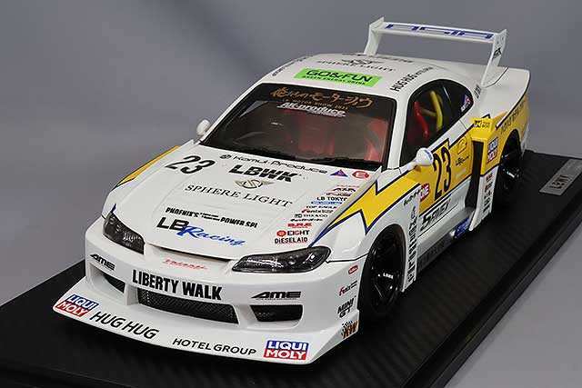 Modelo de encendido 1/18 LB Super Silhouette S15 Silvia Blanco/Amarillo con ruedas originales LB de 5 radios de 18 pulgadas (negro) IG2919