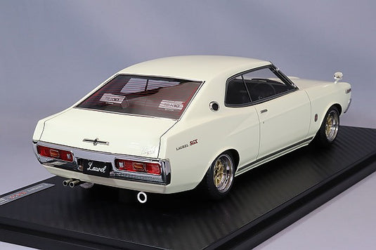 Modelo de encendido 1/18 Nissan Laurel 2000SGX (C130) Blanco con ruedas tipo SSR MKIII de 14 pulgadas (polaco/dorado) IG3038