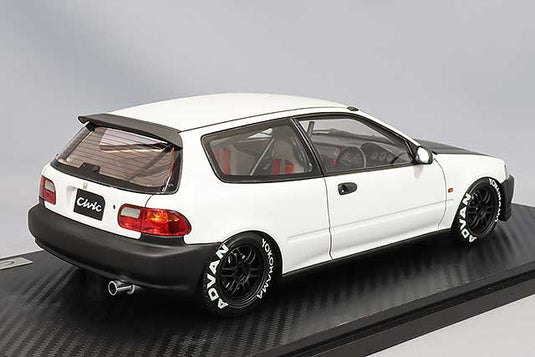 Modelo de encendido 1/18 Honda Civic (EG6) Blanco/NegroIG3042