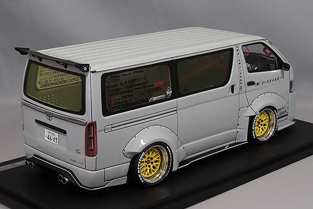 Cargue la imagen en el visor de la galería, modelo de encendido 1/18 TSD Works Hiace Grey con ruedas de malla TSD X-Three de 19 pulgadas (polaco y amarillo) IG3120
