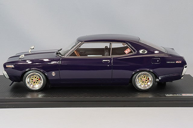 Cargue la imagen en el visor de la galería, Modelo de encendido 1/18 Nissan Laurel 2000SGX (C130) Púrpura con ruedas Yayoi de 14 pulgadas (polaco/dorado) IG3136
