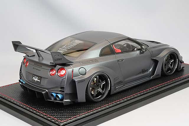 Cargue la imagen en el visor de la galería, Modelo de encendido 1/18 LB-Silhouette WORKS GT Nissan 35GT-RR Carbon Ver. TAS 2020IG3142
