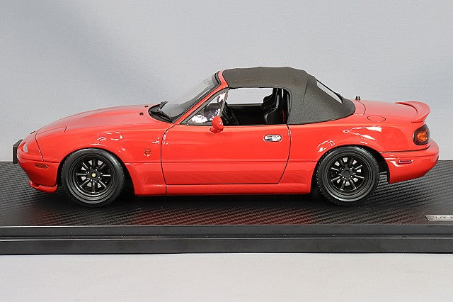 Cargue la imagen en el visor de la galería, Modelo de encendido 1/18 Eunos Roadster (NA) Rojo con ruedas RS Watanabe de 14 pulgadas (Gunmetal) IG3198
