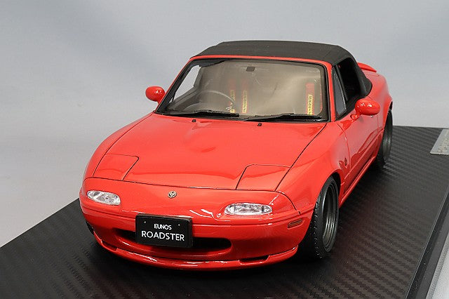 modèle d'allumage 1/18 Eunos Roadster (NA) Rouge avec roues RS Watanabe 14 pouces (Gunmetal) IG3198