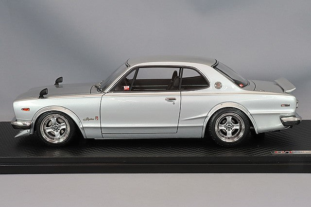 Chargez l&#39;image dans la visionneuse de la galerie, modèle d&#39;allumage 1/18 Nissan Skyline 2000 GT-R (KPGC10) Argent avec roues Equip 40 Type 15 pouces (polonais/argent) IG3236
