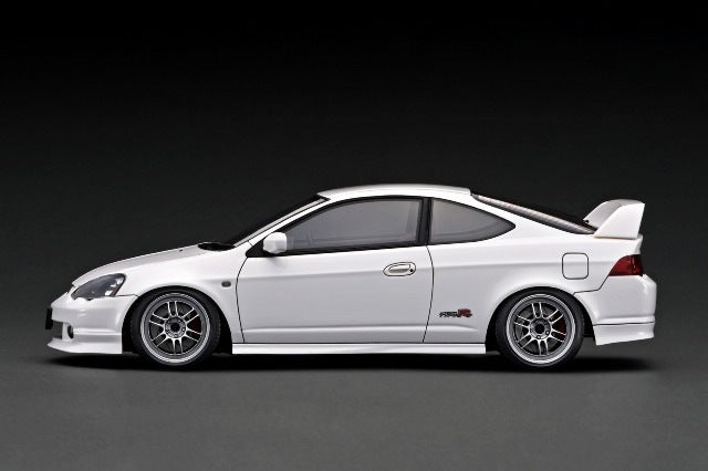 Load image into Gallery viewer, Pre-order IG3327 Ignition Model 1/18 Honda INTEGRA (DC5) TYPE R White
