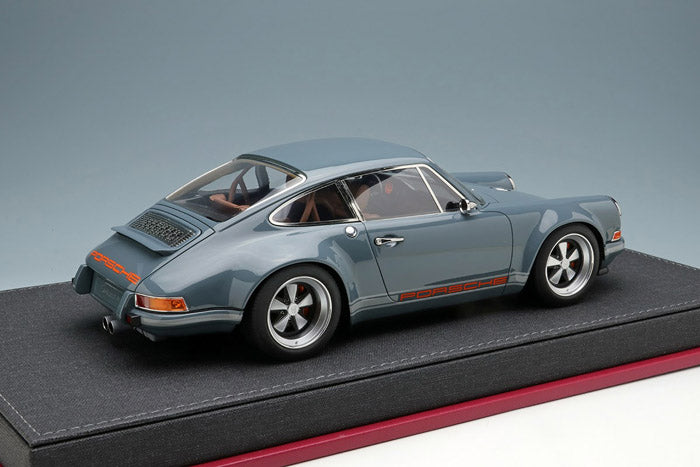 Laden Sie das Bild in Galerie -Viewer, IDEA IM035A 1/18 Porsche Singer 911(964) Coupe Gray
