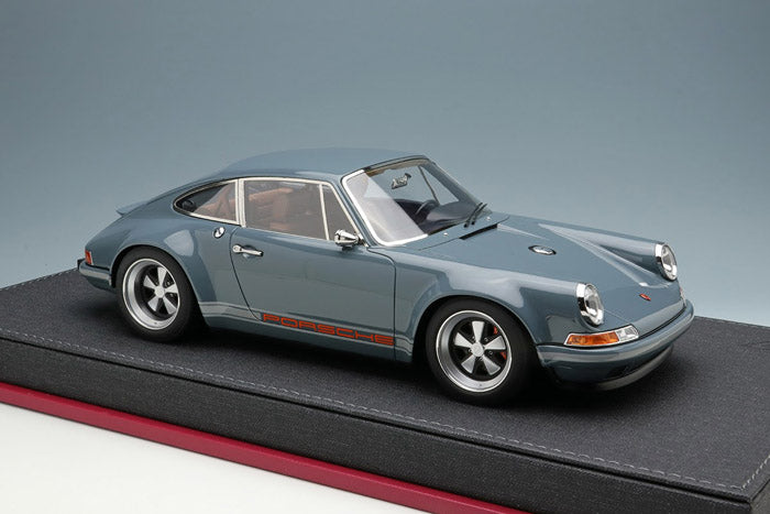 Laden Sie das Bild in Galerie -Viewer, IDEA IM035A 1/18 Porsche Singer 911(964) Coupe Gray
